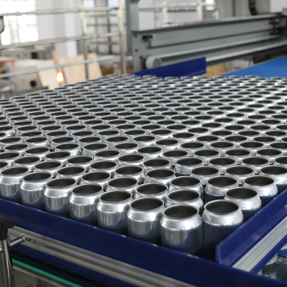 24000CPH Bebida Soda Agua con gas CSD Bebida carbonatada PET Línea de producción de latas de aluminio Máquina de llenado y costura de embalaje